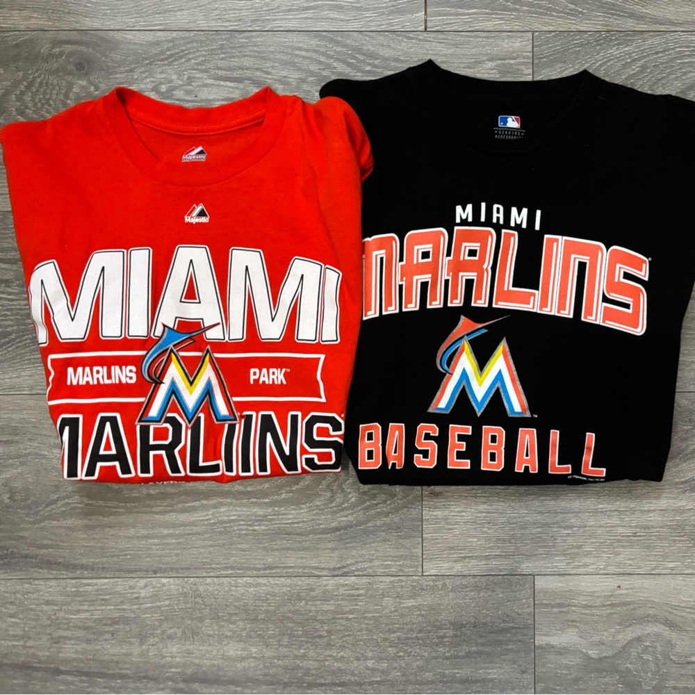 MLB Red and Black Short Sleeve Tees